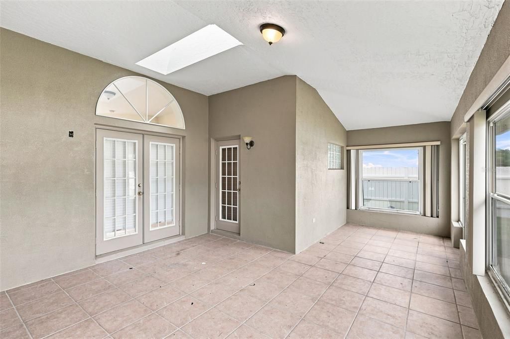 For Sale: $299,000 (3 beds, 2 baths, 1808 Square Feet)