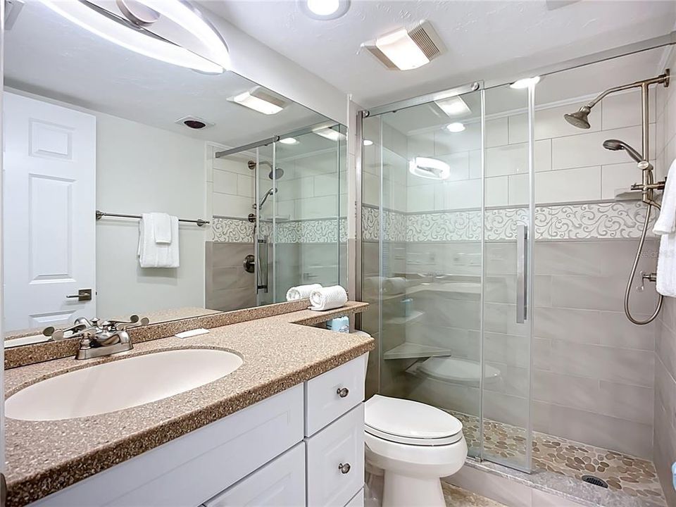 For Sale: $1,099,000 (2 beds, 2 baths, 1337 Square Feet)