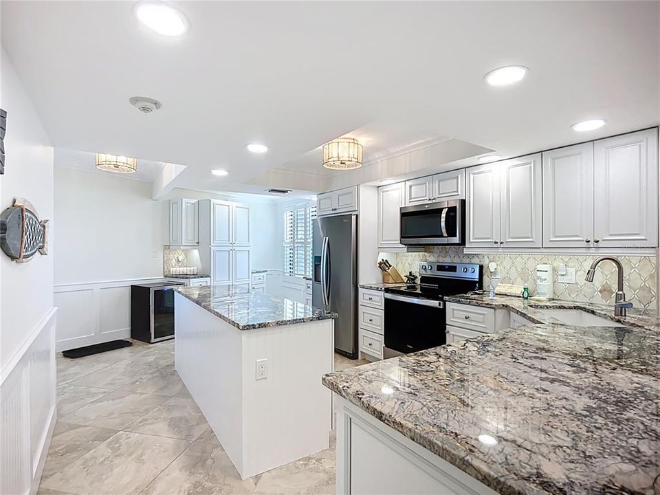 For Sale: $1,099,000 (2 beds, 2 baths, 1337 Square Feet)
