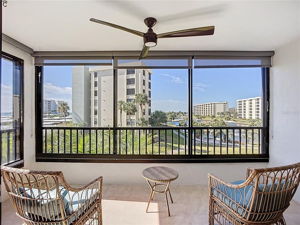 For Sale: $1,099,000 (2 beds, 2 baths, 1337 Square Feet)