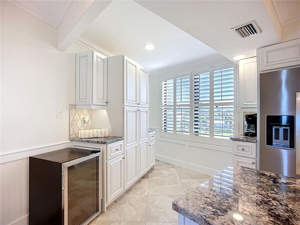 For Sale: $1,099,000 (2 beds, 2 baths, 1337 Square Feet)
