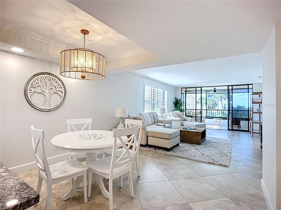 For Sale: $1,099,000 (2 beds, 2 baths, 1337 Square Feet)