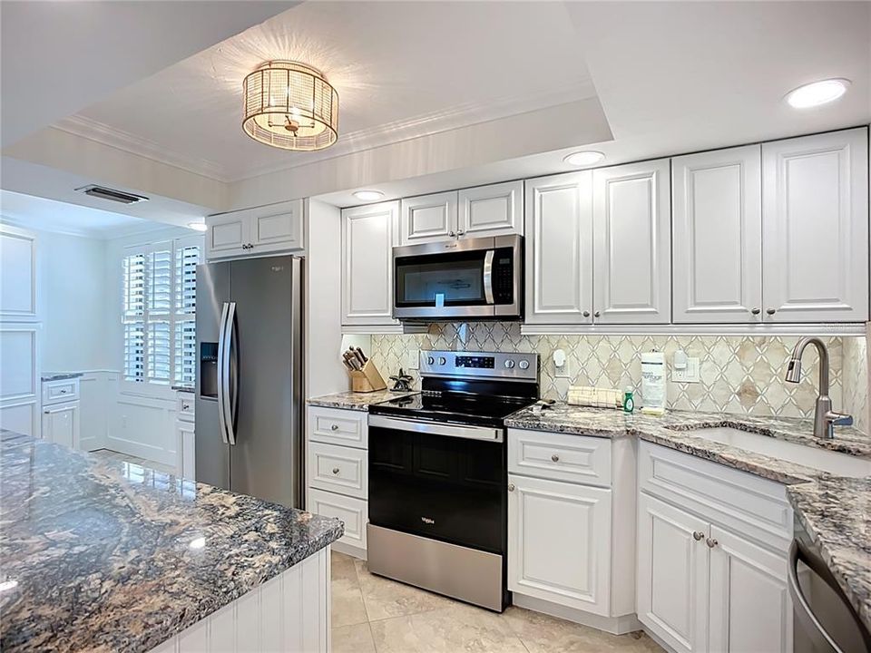 For Sale: $1,099,000 (2 beds, 2 baths, 1337 Square Feet)