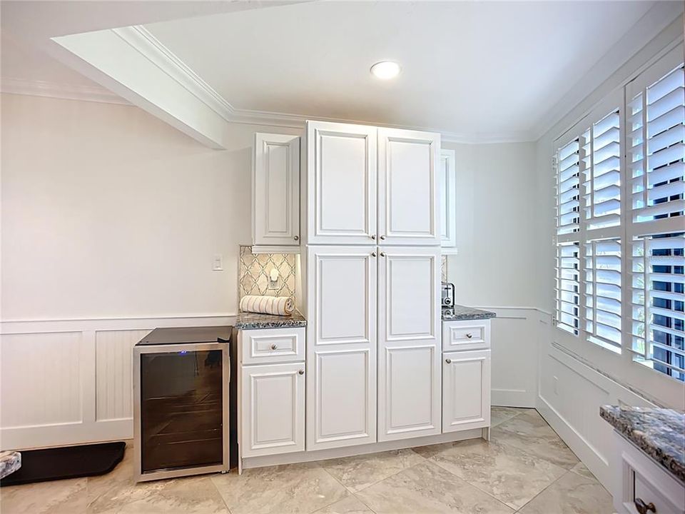 For Sale: $1,099,000 (2 beds, 2 baths, 1337 Square Feet)