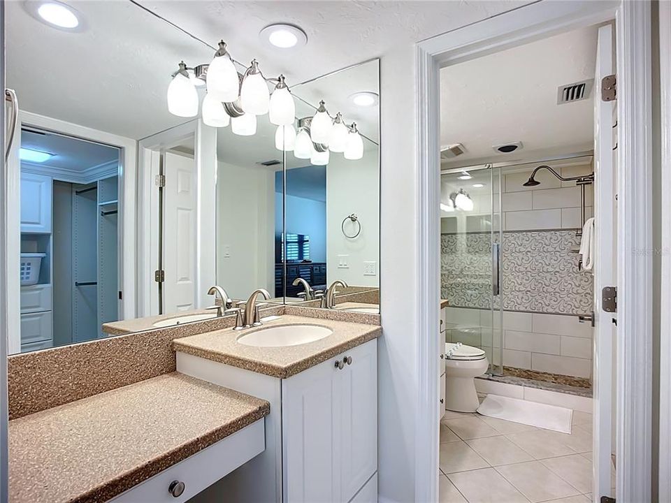 For Sale: $1,099,000 (2 beds, 2 baths, 1337 Square Feet)