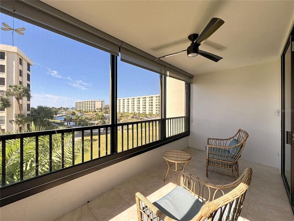 For Sale: $1,099,000 (2 beds, 2 baths, 1337 Square Feet)