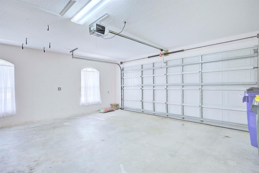 Active With Contract: $304,900 (3 beds, 2 baths, 1620 Square Feet)