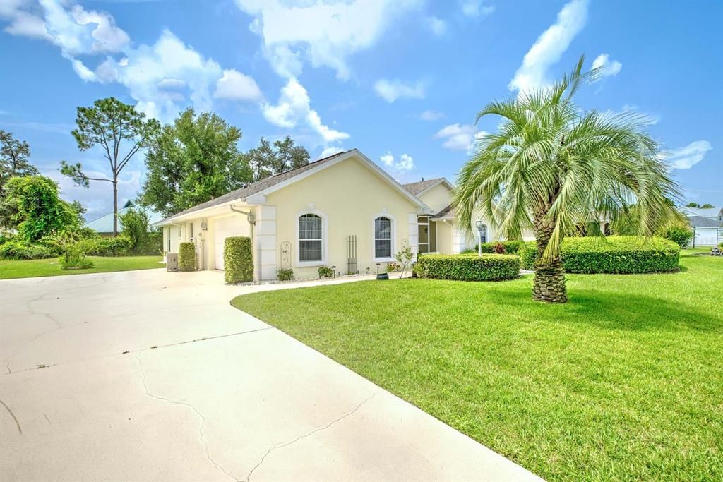 Active With Contract: $304,900 (3 beds, 2 baths, 1620 Square Feet)