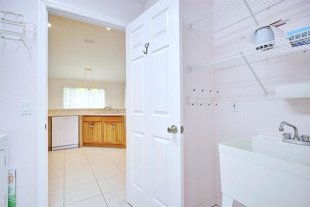 Active With Contract: $304,900 (3 beds, 2 baths, 1620 Square Feet)