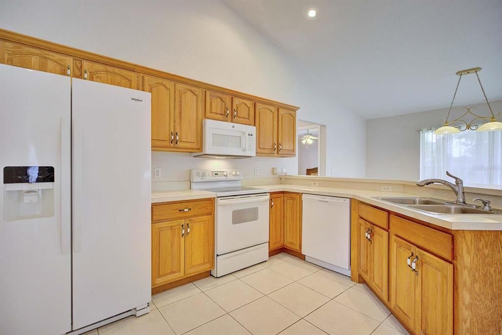 Active With Contract: $304,900 (3 beds, 2 baths, 1620 Square Feet)
