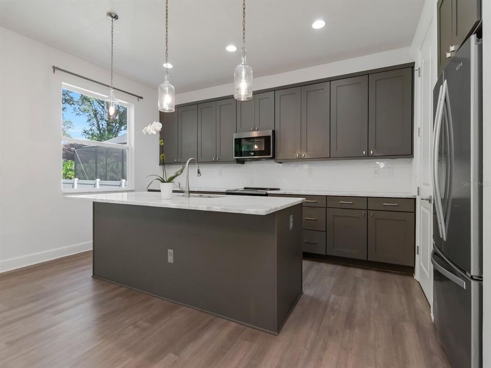 Active With Contract: $664,900 (4 beds, 3 baths, 2649 Square Feet)