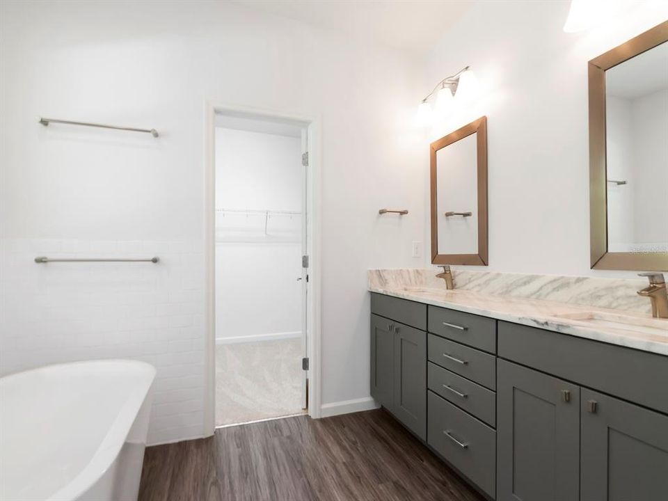 Active With Contract: $664,900 (4 beds, 3 baths, 2649 Square Feet)