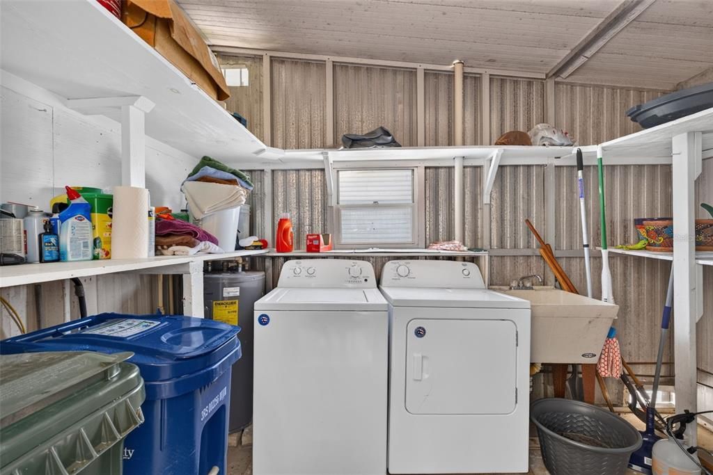 For Sale: $179,900 (2 beds, 2 baths, 1227 Square Feet)