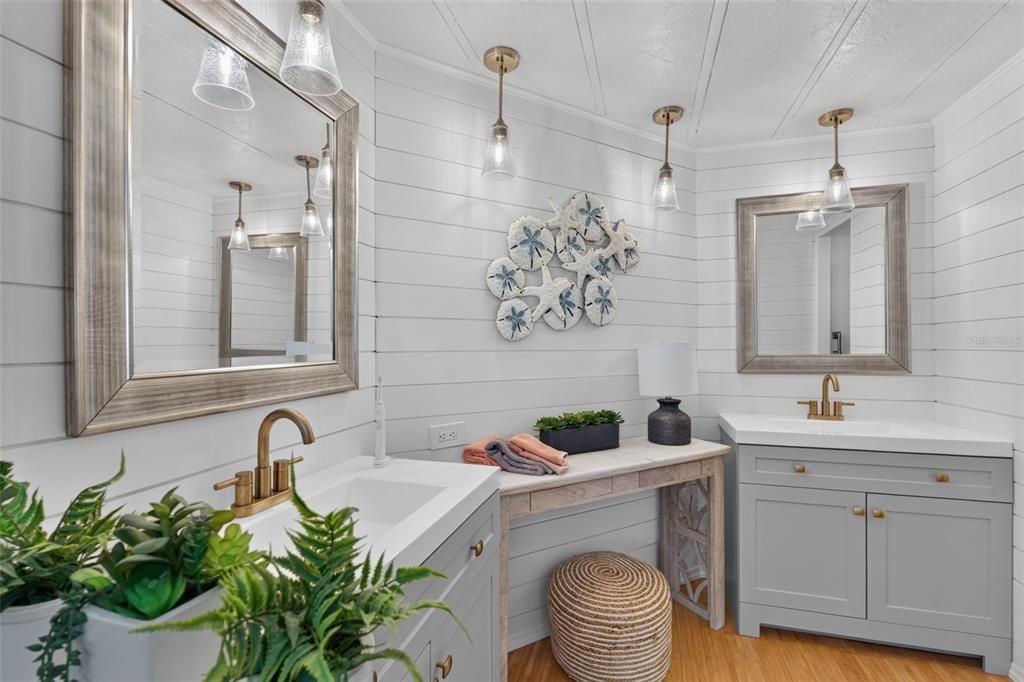 For Sale: $179,900 (2 beds, 2 baths, 1227 Square Feet)
