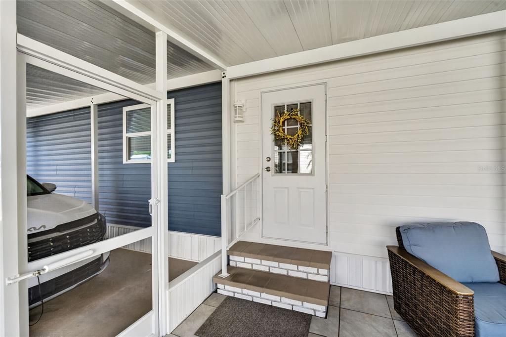 For Sale: $179,900 (2 beds, 2 baths, 1227 Square Feet)