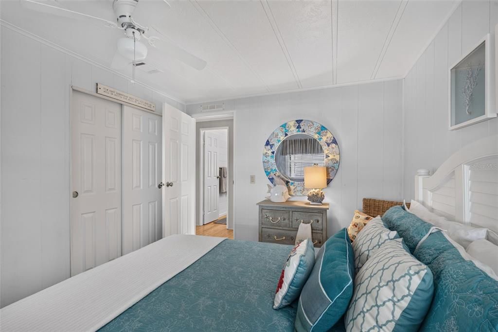 For Sale: $179,900 (2 beds, 2 baths, 1227 Square Feet)