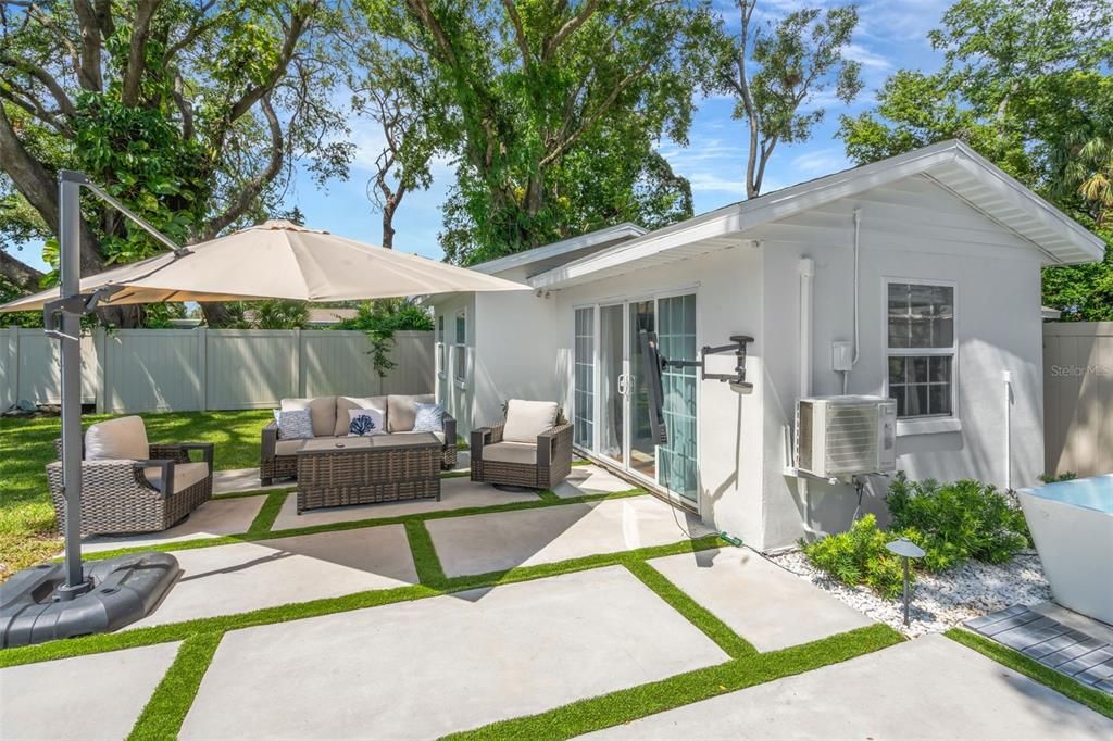 For Sale: $1,395,000 (4 beds, 3 baths, 2107 Square Feet)