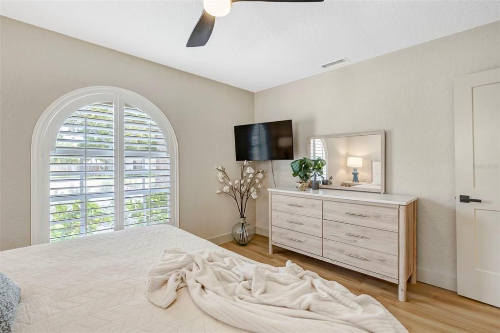 For Sale: $1,395,000 (4 beds, 3 baths, 2107 Square Feet)