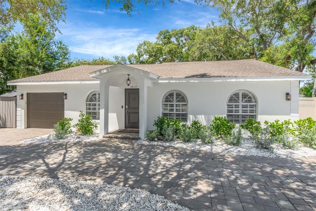 For Sale: $1,395,000 (4 beds, 3 baths, 2107 Square Feet)