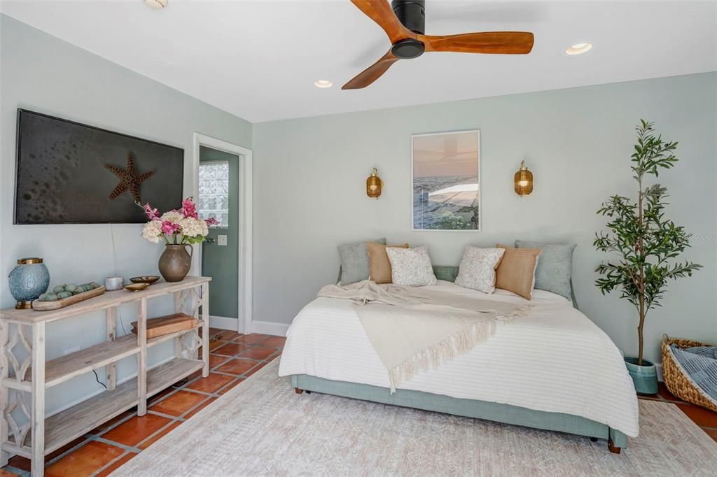 For Sale: $1,395,000 (4 beds, 3 baths, 2107 Square Feet)
