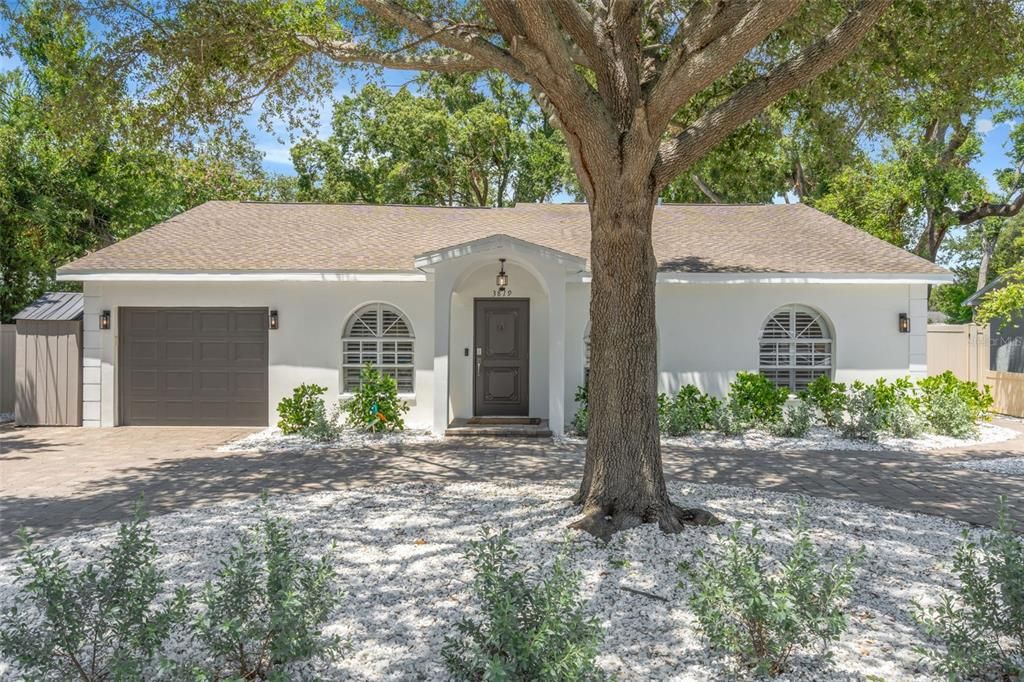 For Sale: $1,395,000 (4 beds, 3 baths, 2107 Square Feet)