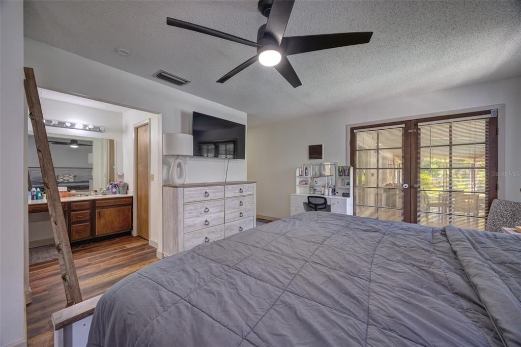 For Sale: $525,000 (4 beds, 3 baths, 2217 Square Feet)
