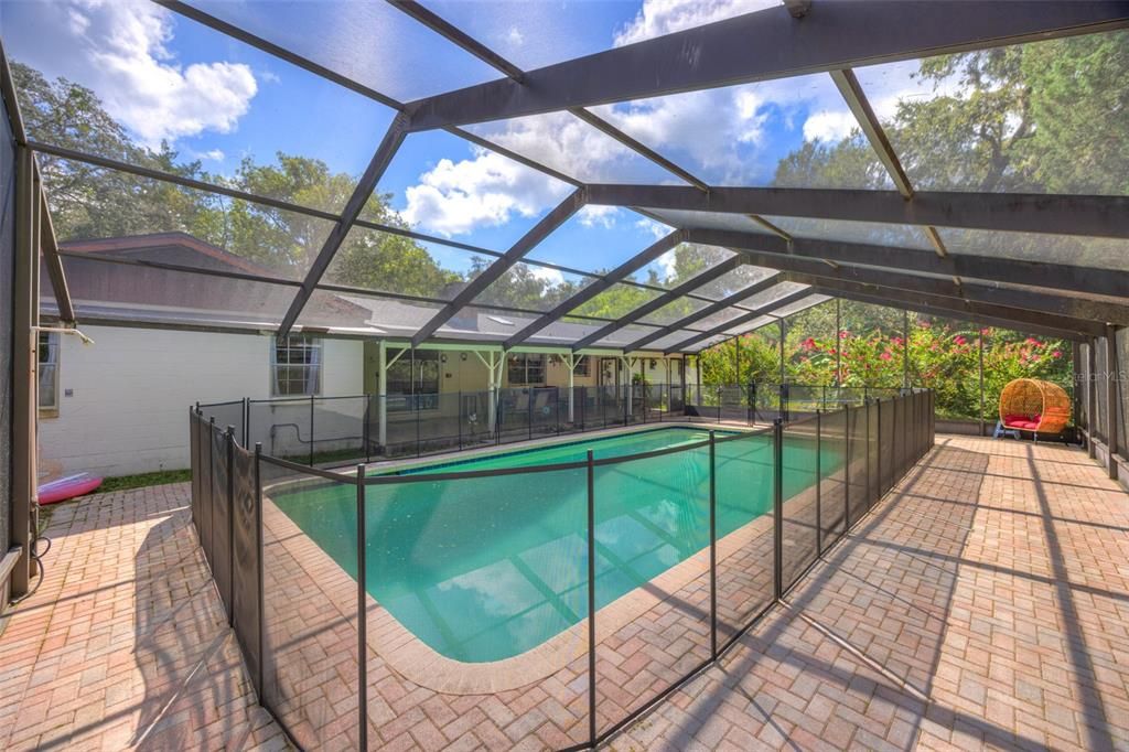 For Sale: $525,000 (4 beds, 3 baths, 2217 Square Feet)