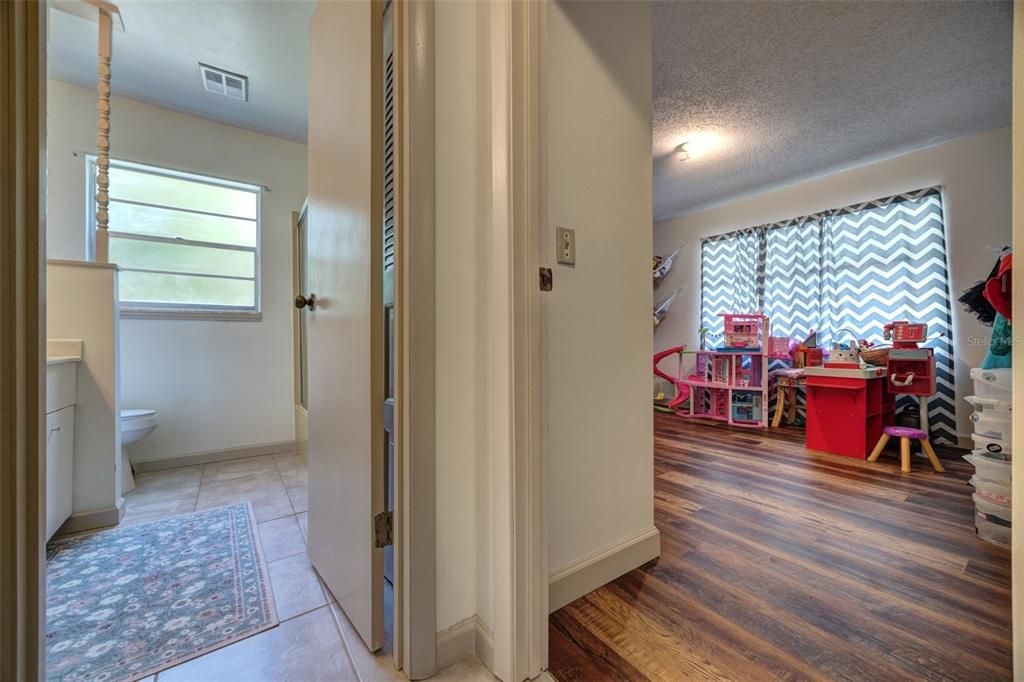 For Sale: $525,000 (4 beds, 3 baths, 2217 Square Feet)