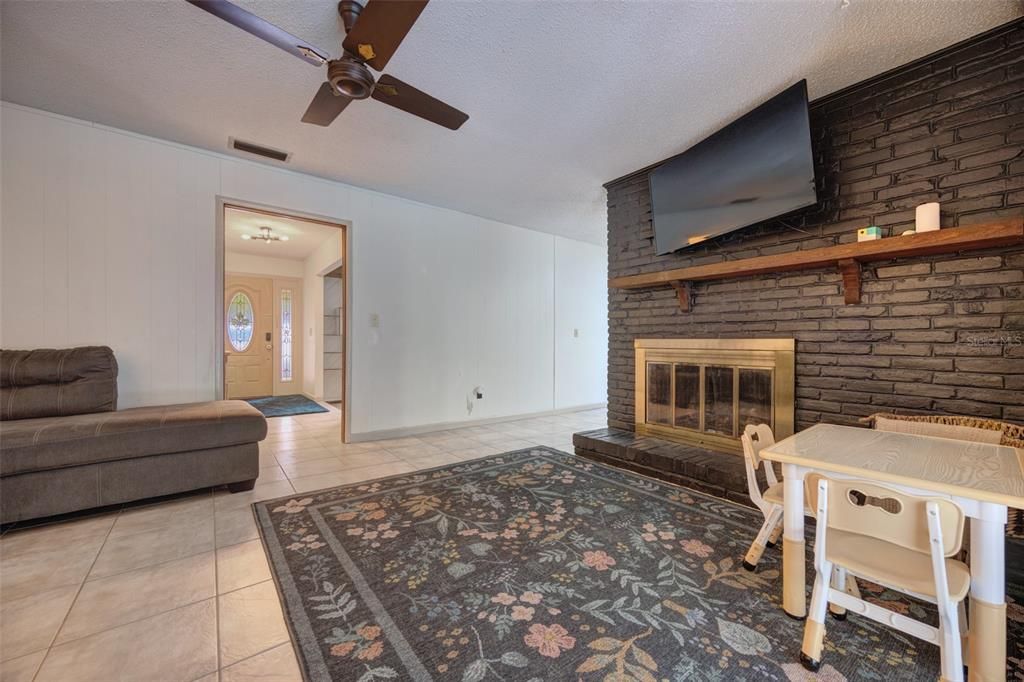For Sale: $525,000 (4 beds, 3 baths, 2217 Square Feet)