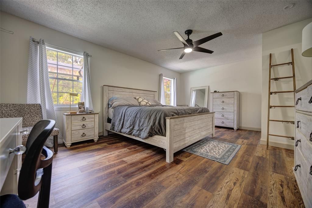 For Sale: $525,000 (4 beds, 3 baths, 2217 Square Feet)
