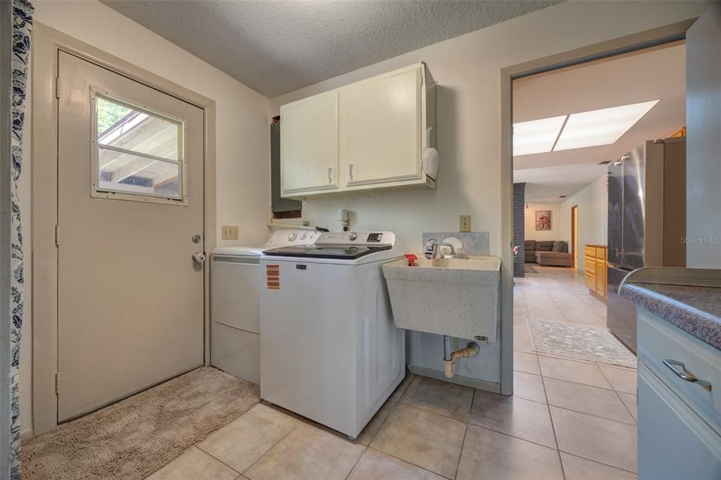 For Sale: $525,000 (4 beds, 3 baths, 2217 Square Feet)
