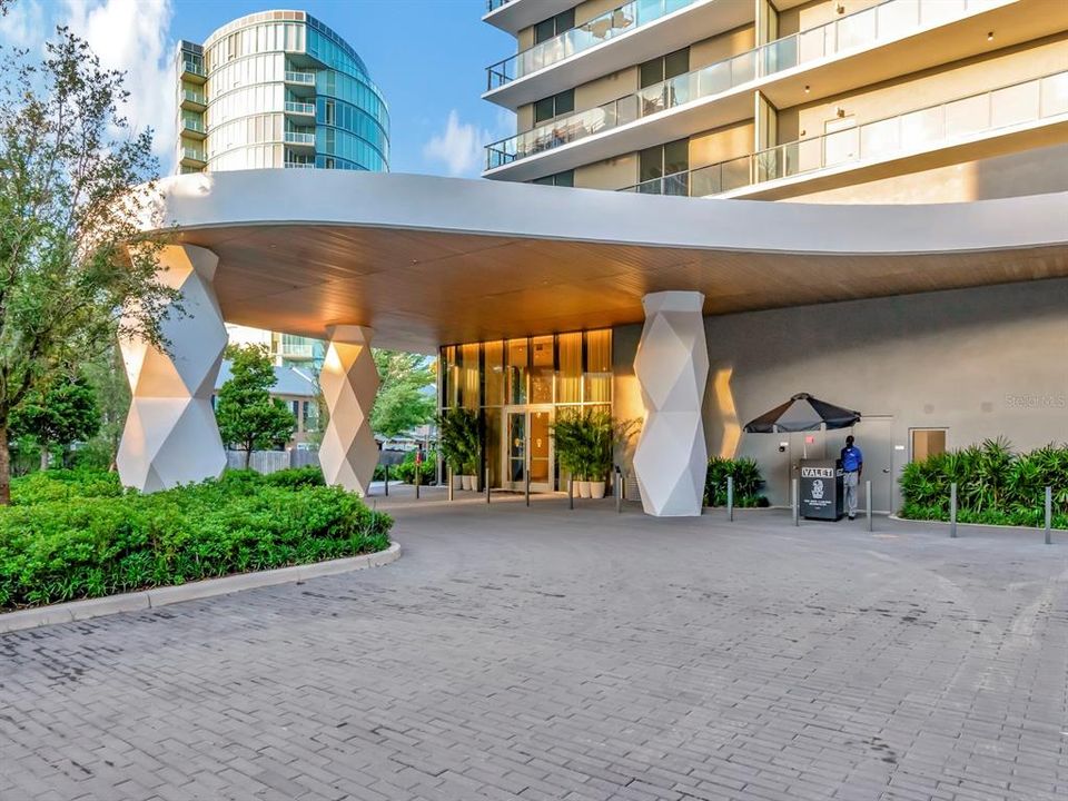For Rent: $20,800 (3 beds, 3 baths, 2940 Square Feet)