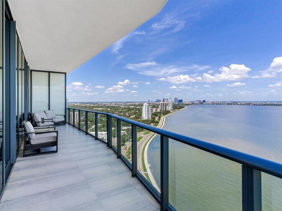 For Rent: $20,800 (3 beds, 3 baths, 2940 Square Feet)