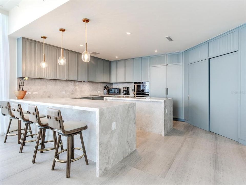 For Rent: $20,800 (3 beds, 3 baths, 2940 Square Feet)