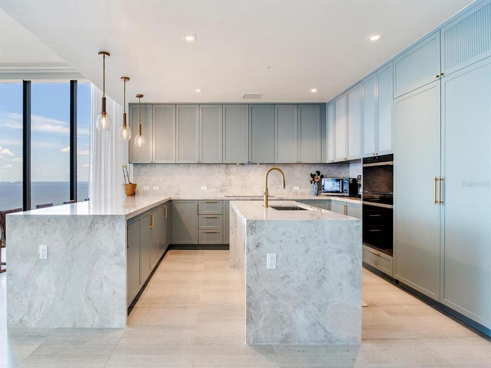 For Rent: $20,800 (3 beds, 3 baths, 2940 Square Feet)