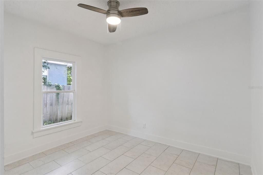 En Venta: $430,000 (5 camas, 2 baños, 1656 Pies cuadrados)