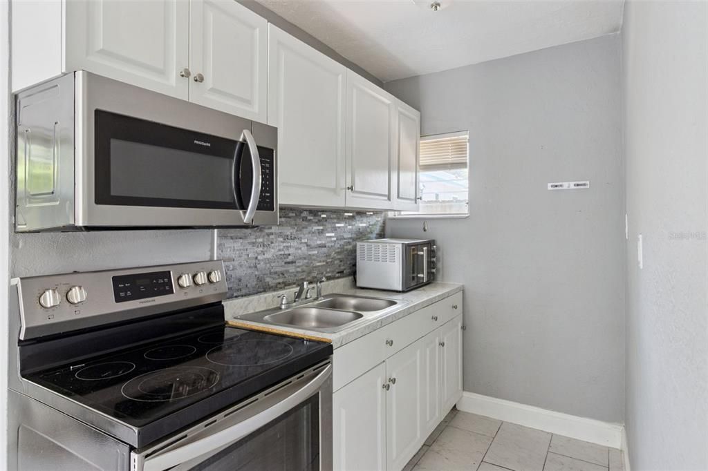 En Venta: $430,000 (5 camas, 2 baños, 1656 Pies cuadrados)