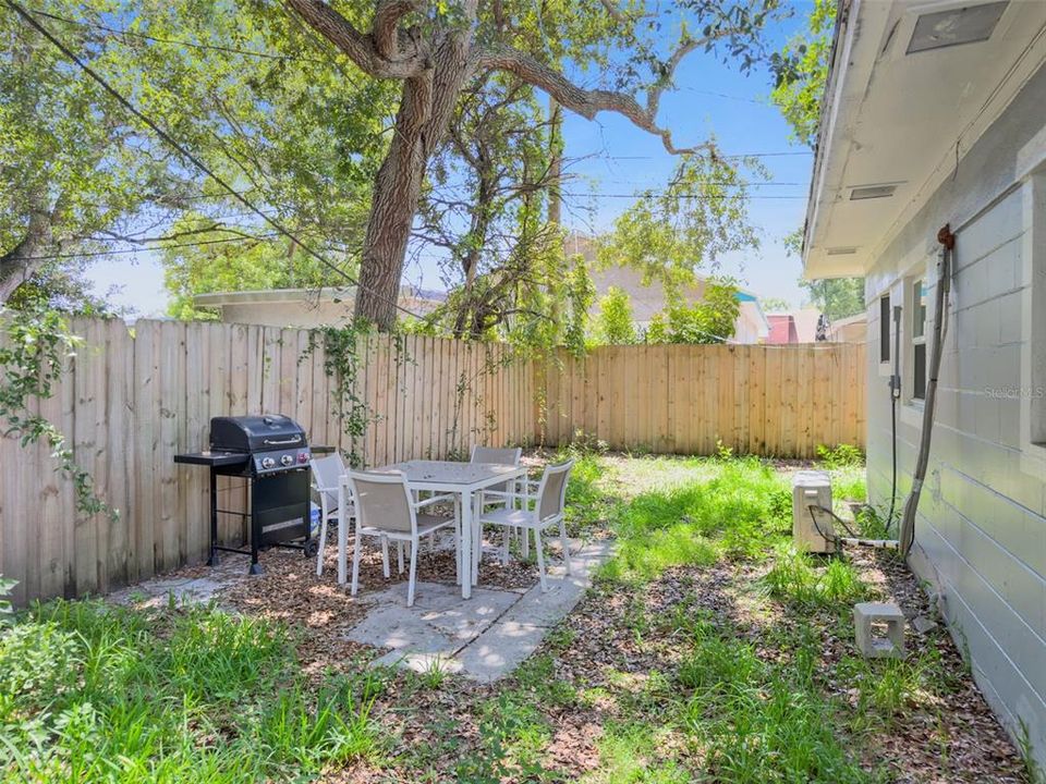 En Venta: $430,000 (5 camas, 2 baños, 1656 Pies cuadrados)