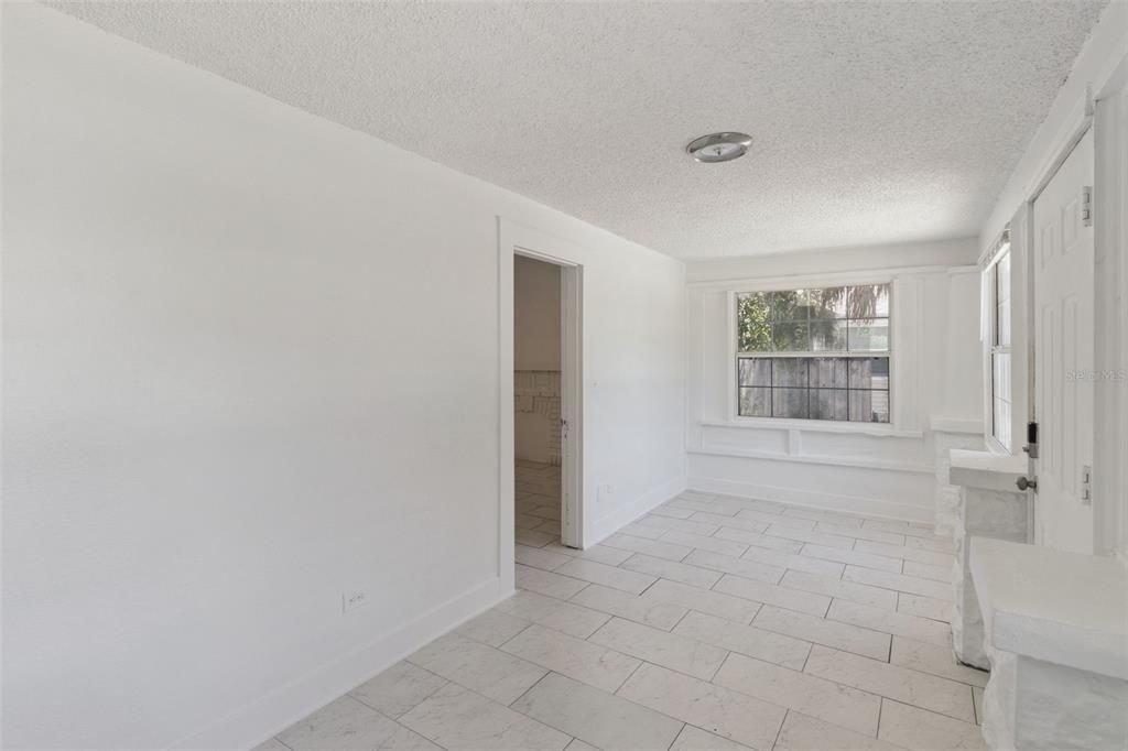 En Venta: $430,000 (5 camas, 2 baños, 1656 Pies cuadrados)