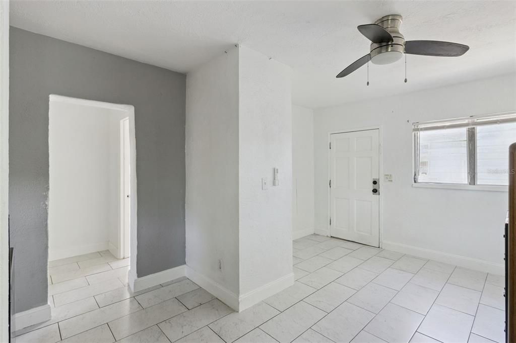 En Venta: $430,000 (5 camas, 2 baños, 1656 Pies cuadrados)