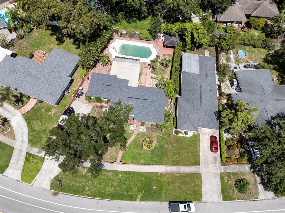 待售: $1,175,000 (0.30 acres)