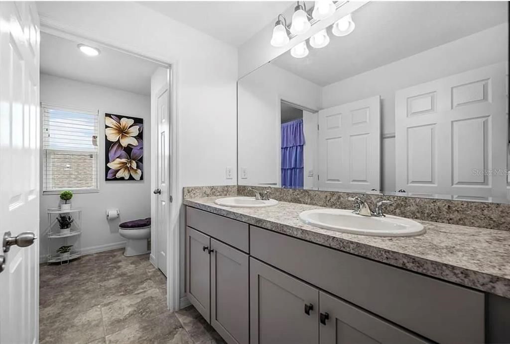 For Sale: $435,000 (5 beds, 3 baths, 3216 Square Feet)