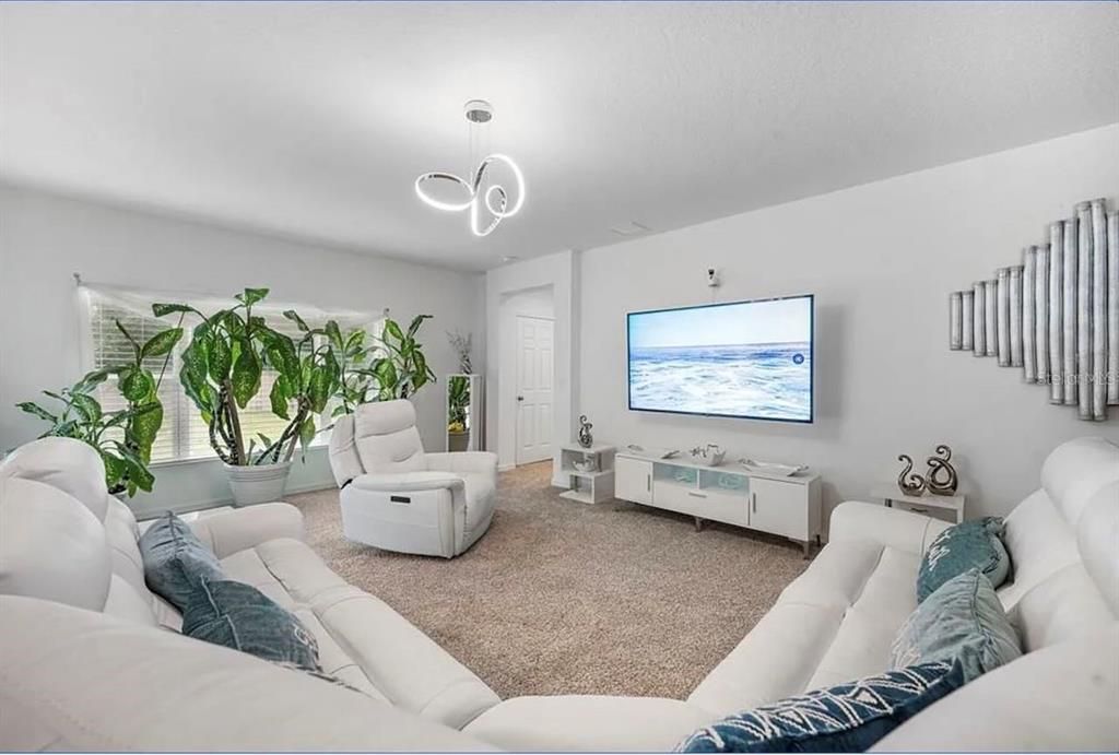 For Sale: $435,000 (5 beds, 3 baths, 3216 Square Feet)