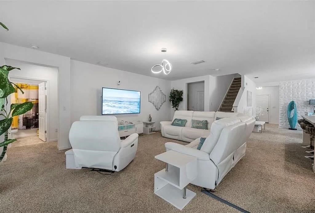 For Sale: $435,000 (5 beds, 3 baths, 3216 Square Feet)