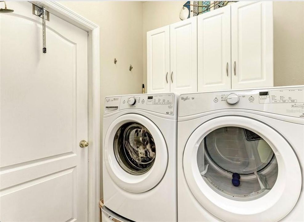 For Sale: $356,900 (3 beds, 2 baths, 1703 Square Feet)
