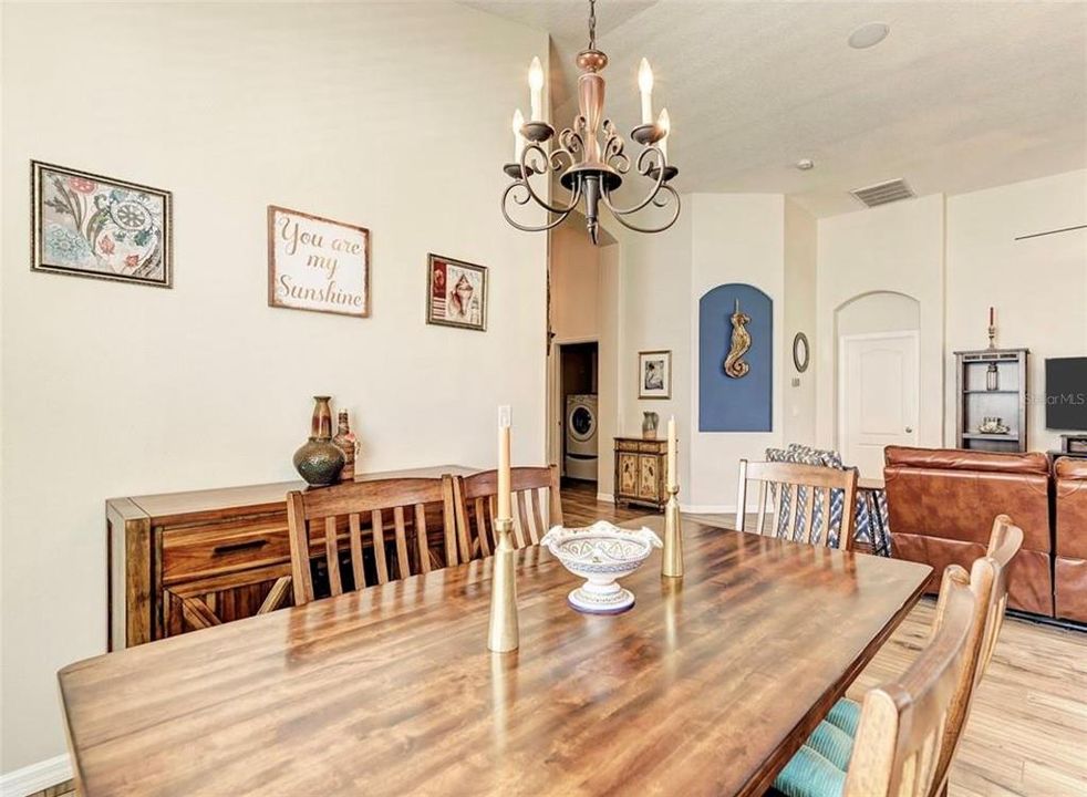 For Sale: $356,900 (3 beds, 2 baths, 1703 Square Feet)