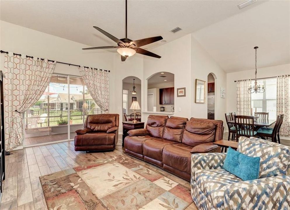 For Sale: $356,900 (3 beds, 2 baths, 1703 Square Feet)
