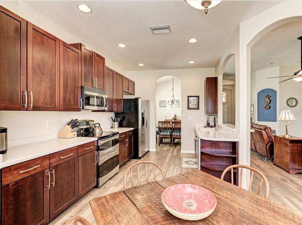 For Sale: $356,900 (3 beds, 2 baths, 1703 Square Feet)