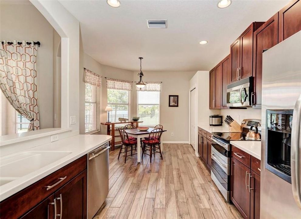 For Sale: $356,900 (3 beds, 2 baths, 1703 Square Feet)