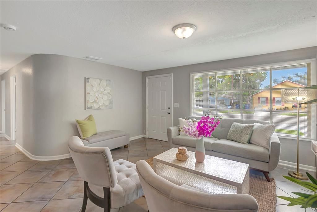 For Sale: $315,000 (4 beds, 2 baths, 1353 Square Feet)